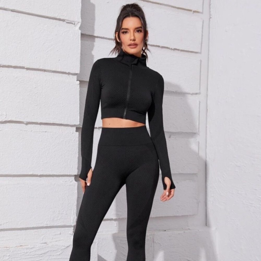 Black workout set